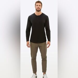 CUTS AO Long Sleeve Henley Curve-Hem